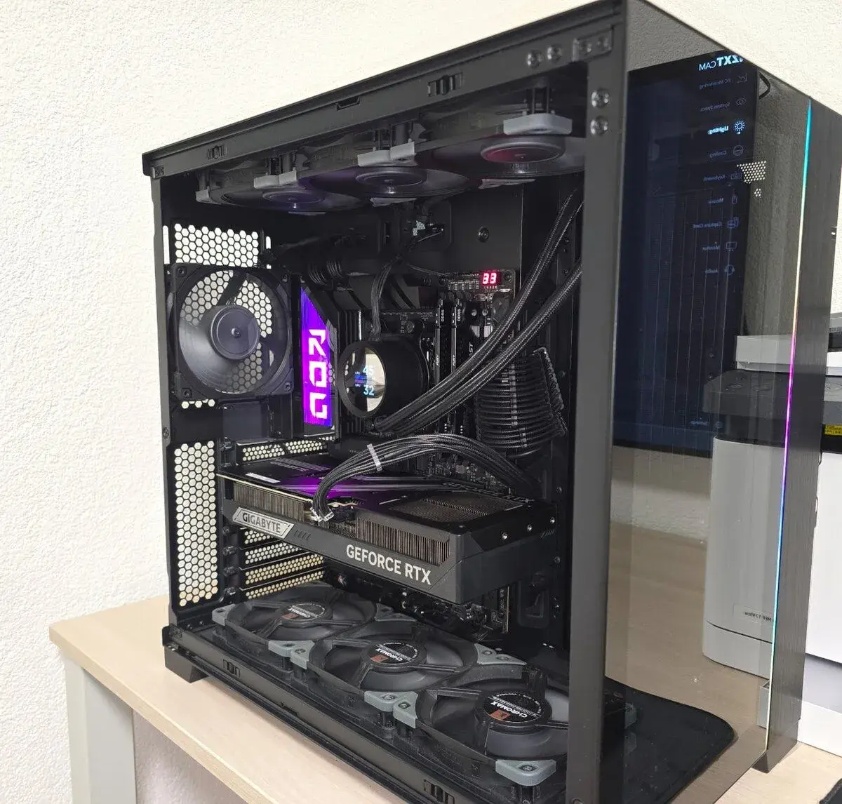 Ryzen 9 9950X3D / RTX 5080 / 64 GB / 4 TB Gen5 / X870E HERO