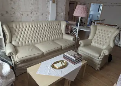 Luxusnú celokoženú sedaciu súpravu, štýl Chesterfield