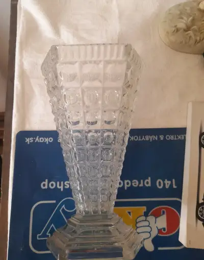 Dizajnov ardeco váza