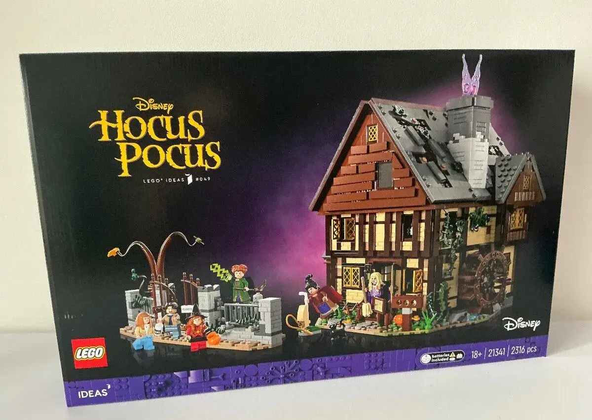 LEGO® Ideas 21341 Disney Hókus pókus: Chatka sestier Sanders