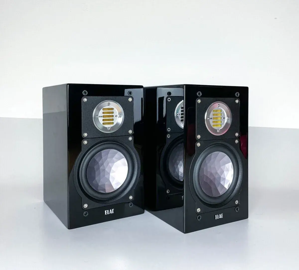 Elac BS 243 Black High Gloss