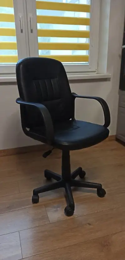 Otočná stolička