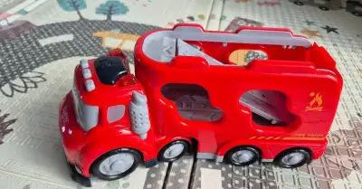 Hasičské auto so zvukmi
