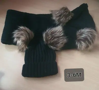 Chlapčenska čiapka so šálom
