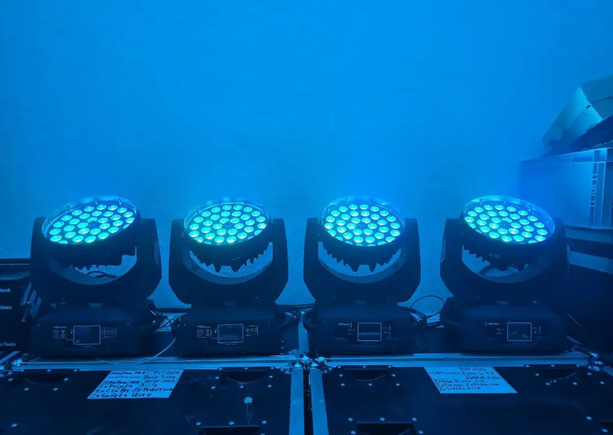 LED Wash 36x10W RGBW ZOOM 4ks