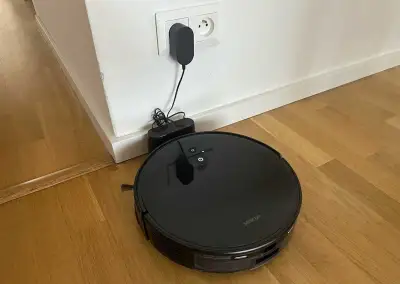 Roboticky vysavac V ZARUKE - SENCOR SRV 6450BK