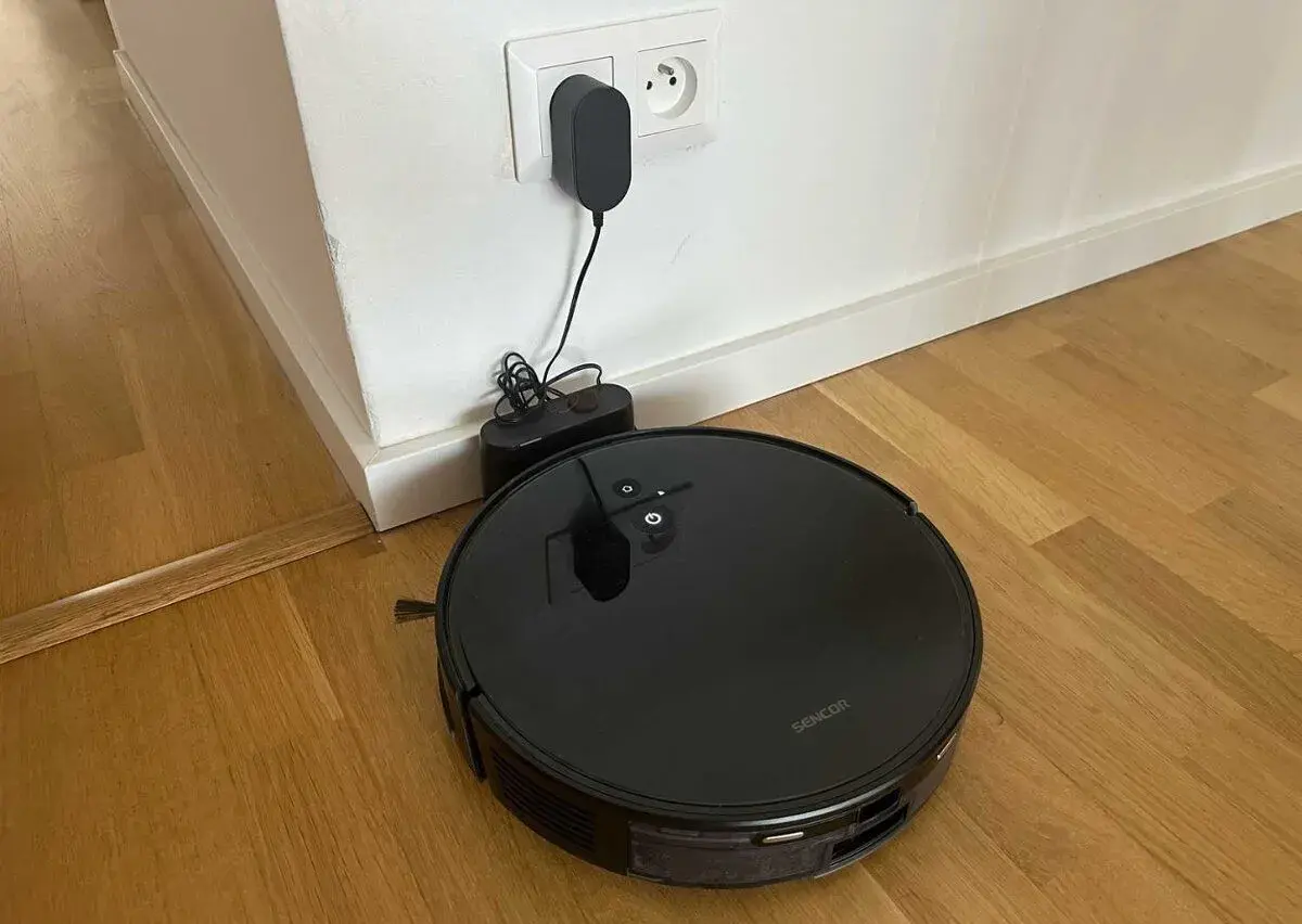 Roboticky vysavac V ZARUKE - SENCOR SRV 6450BK