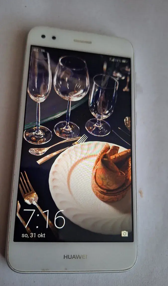 Huawei P9 lite mini biely 2/16gb android 7
