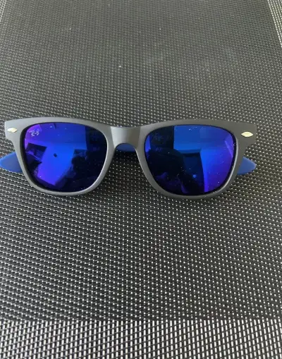 Okuliare Ray Ban.
