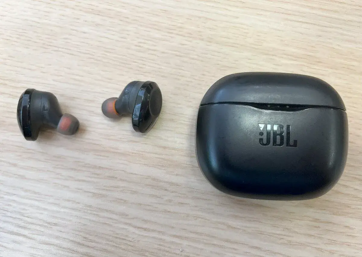 Bezdrotove sluchadla (True Wireless) znacky JBL Tune1