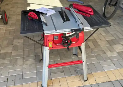 Stolová okružná píla Einhell TC-TS 2025/1 U