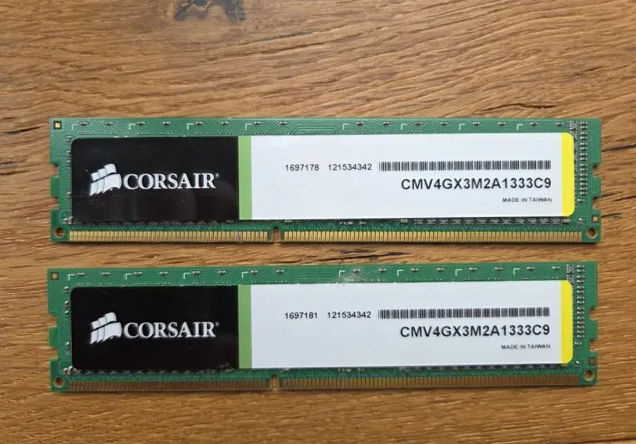 RAM 4GB (2GBx2) Corsair DDR3