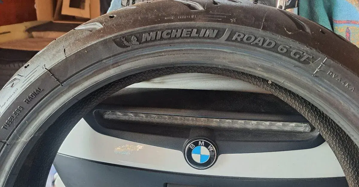 Moto pneu