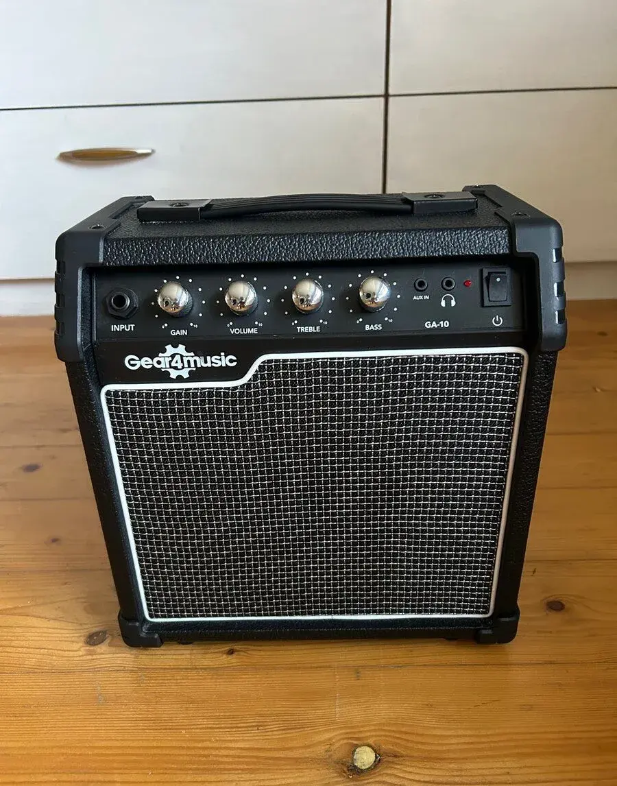 Gitarový zosilňovač Gear4music GA-10W