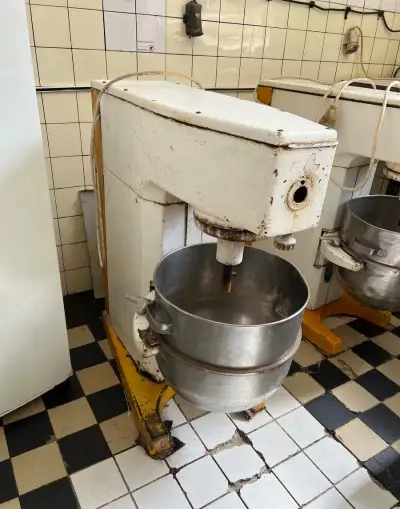 Kuchynský robot R22