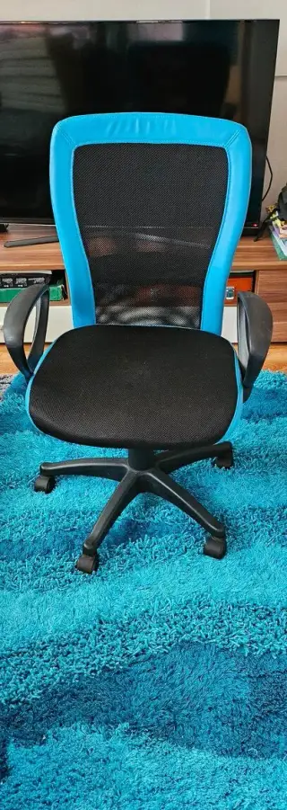 Otočná stolička