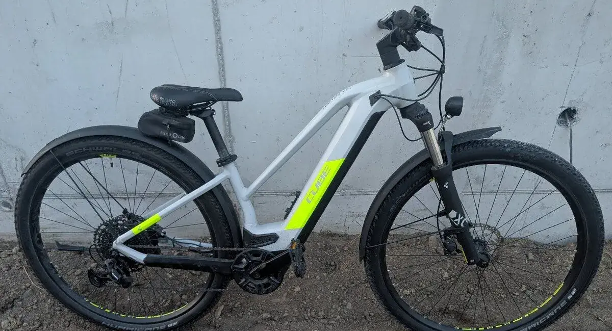 CUBE Damsky Elektrobicykel pneu 29 Velkost S