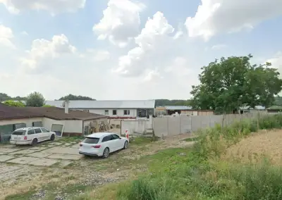 Hala s pozemkom v Kolárove na predaj