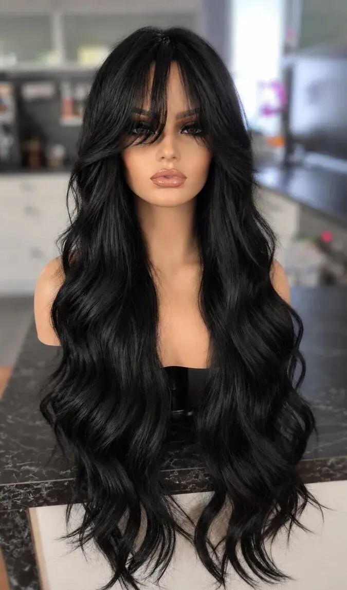 Dlhá čierna vlnitá parochňa s ofinou č.1 – 71 cm