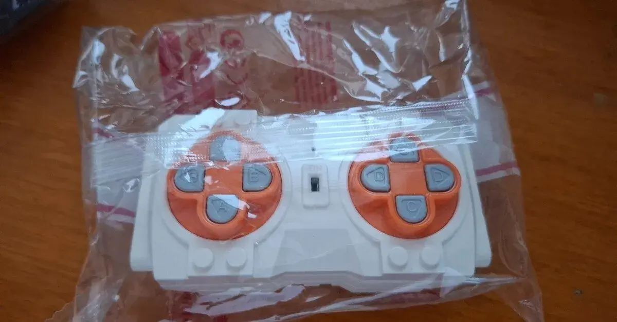 Ďiaľkové ovládanie a batériový box - Mould King