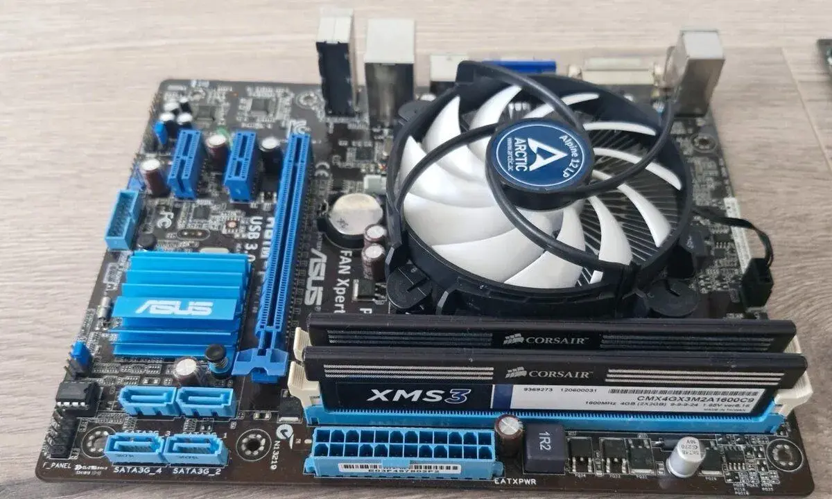 ASUS H61M-F 1155 DDR3
