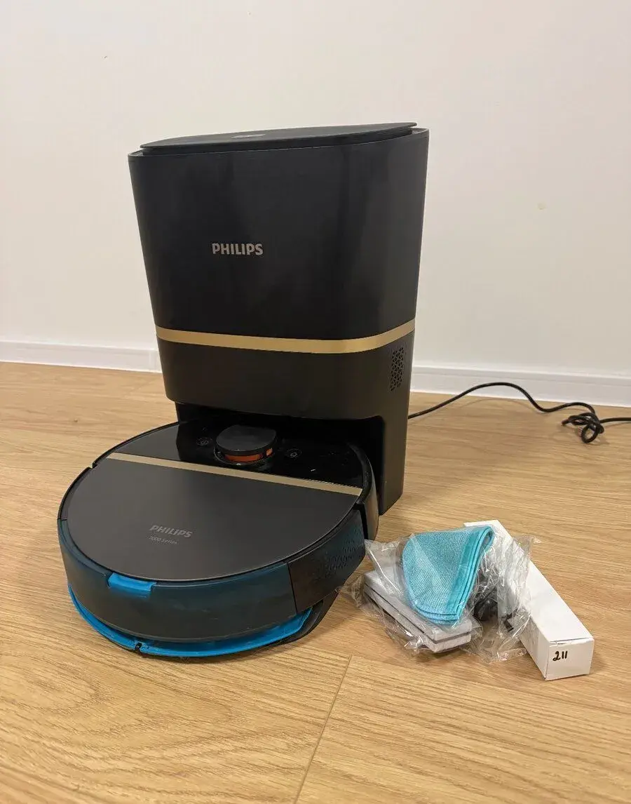 Robotický vysávač Philips 7000 Series s automatickou vyprázd