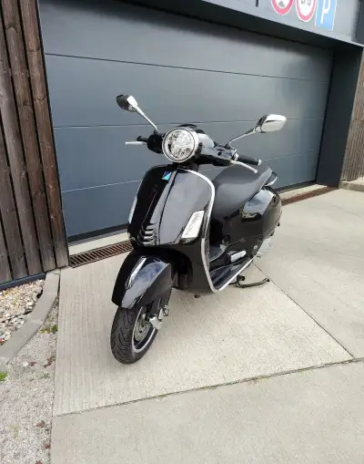 Vespa GTS 125 rv.2026 – Ako nová, iba 500 km