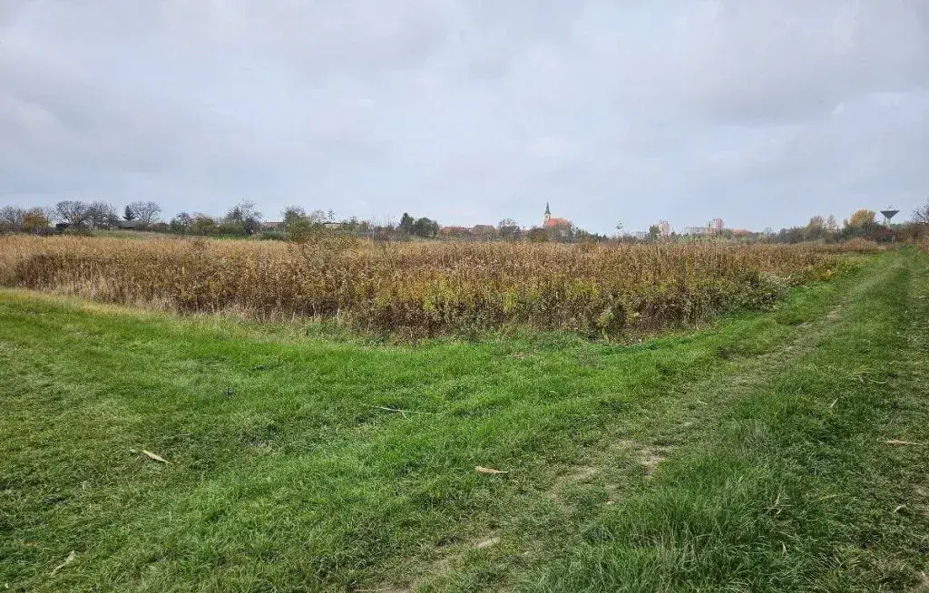 Pozemok o výmere 454 m2, schválený v Územnom pláne na stavbu