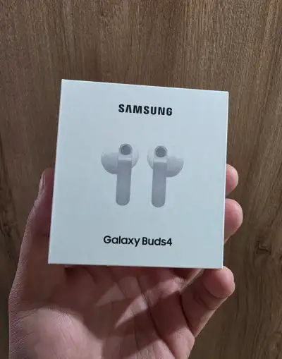 Samsung Galaxy Buds4 slúchadlá