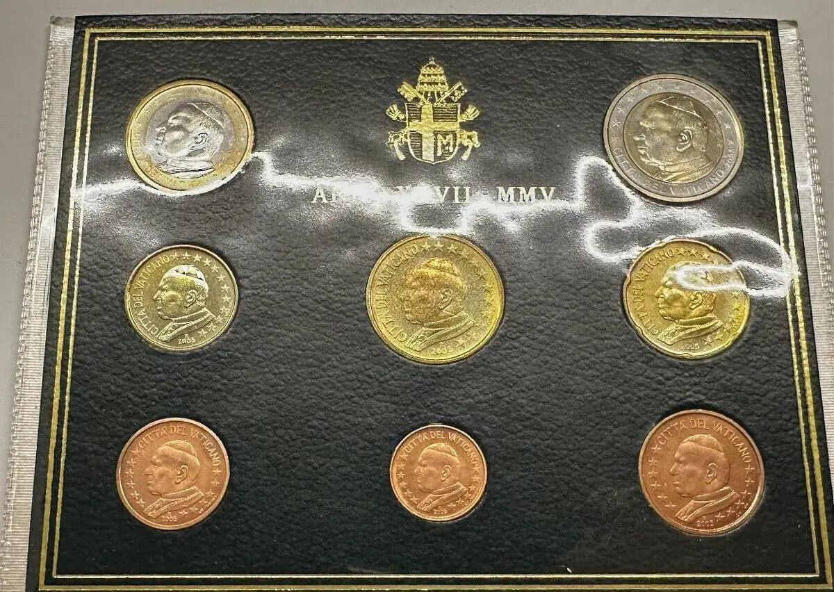 Vatikán 2005 Sada obehových mincí 1cent-2euro-Ján Pavol II