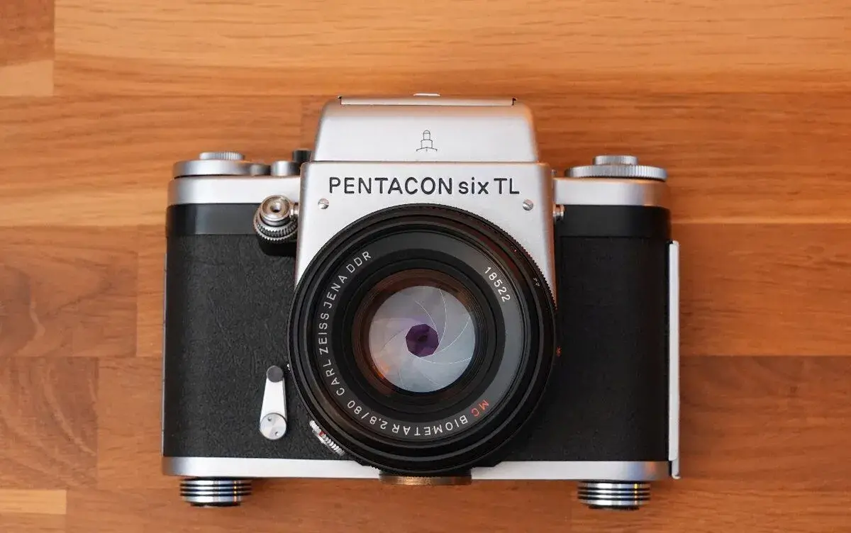 Pentacon Six TL + Carl Zeiss Jena Biometar 80mm f/2.8