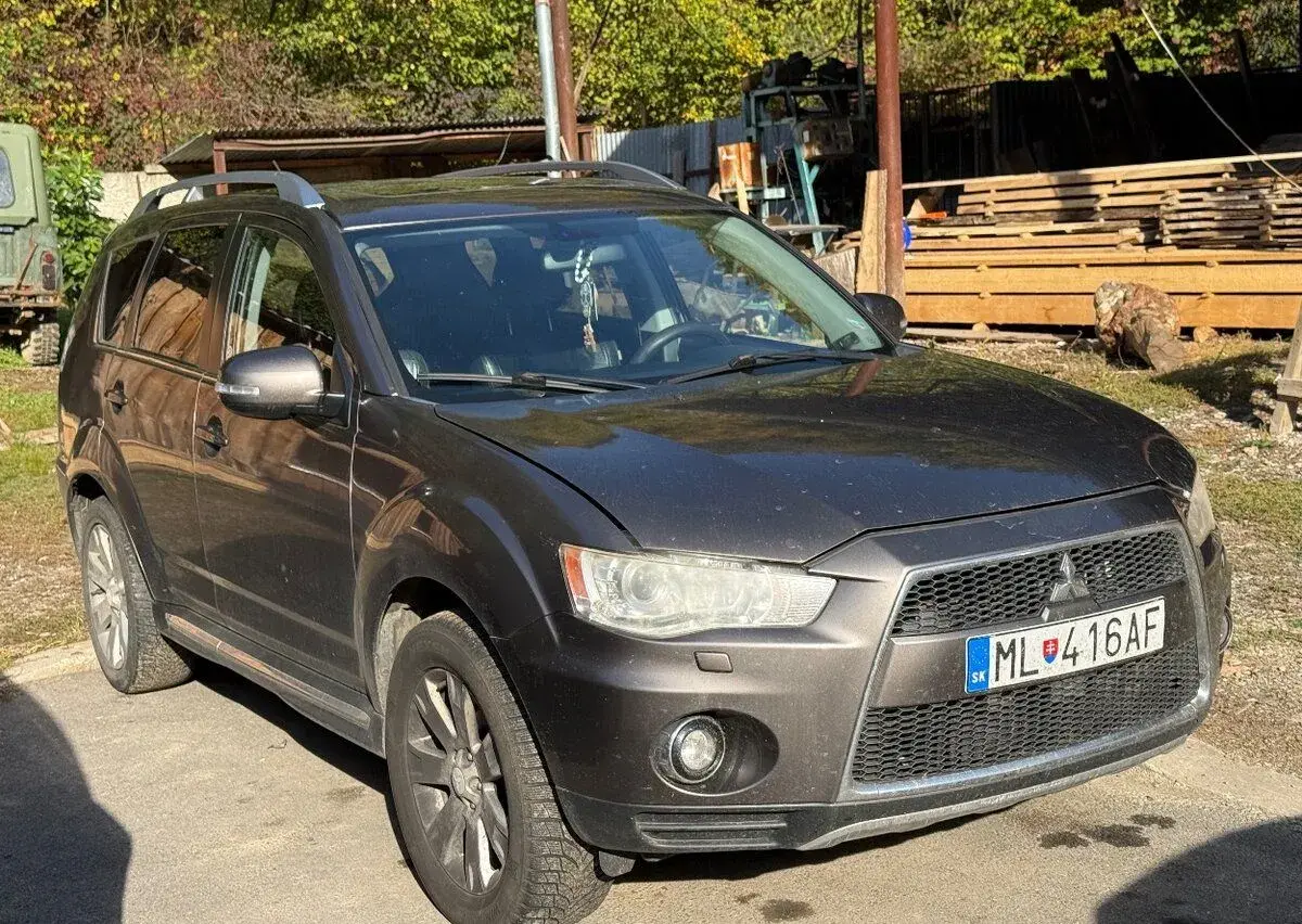 Mitsubishi Outlander – 2010, 450 000 km