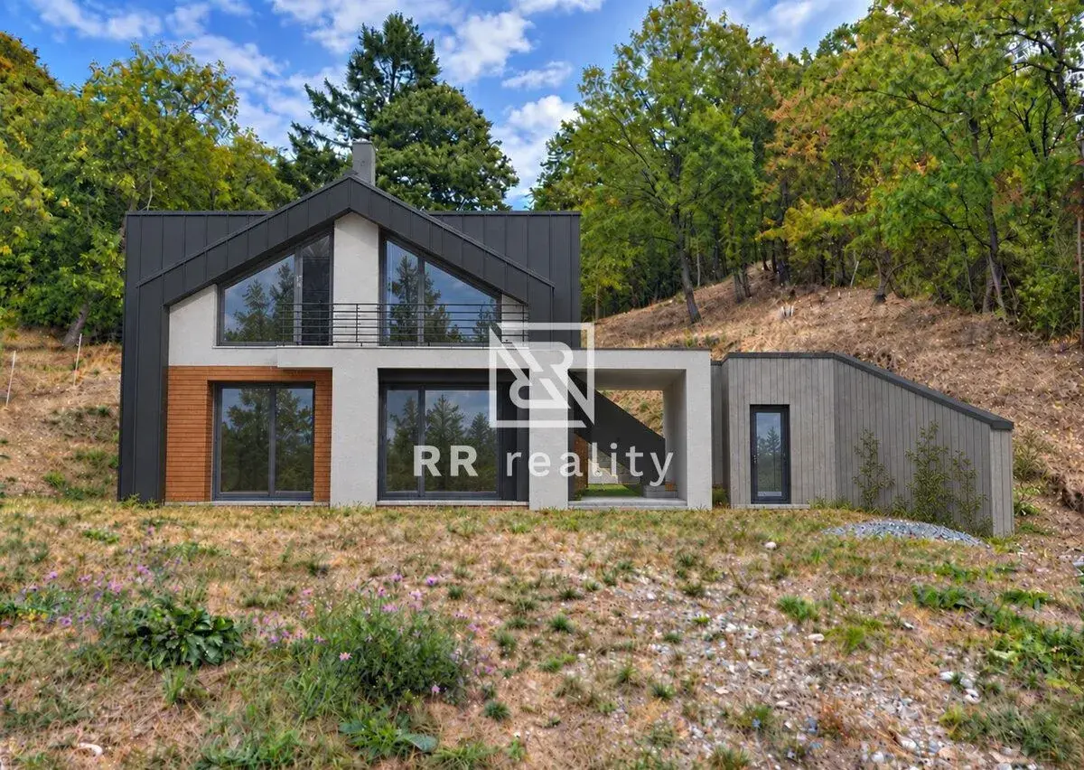 Pozemok 1935 m² so stavebným povolením v Košiciach