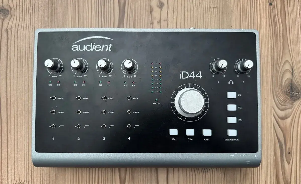 Audient iD44