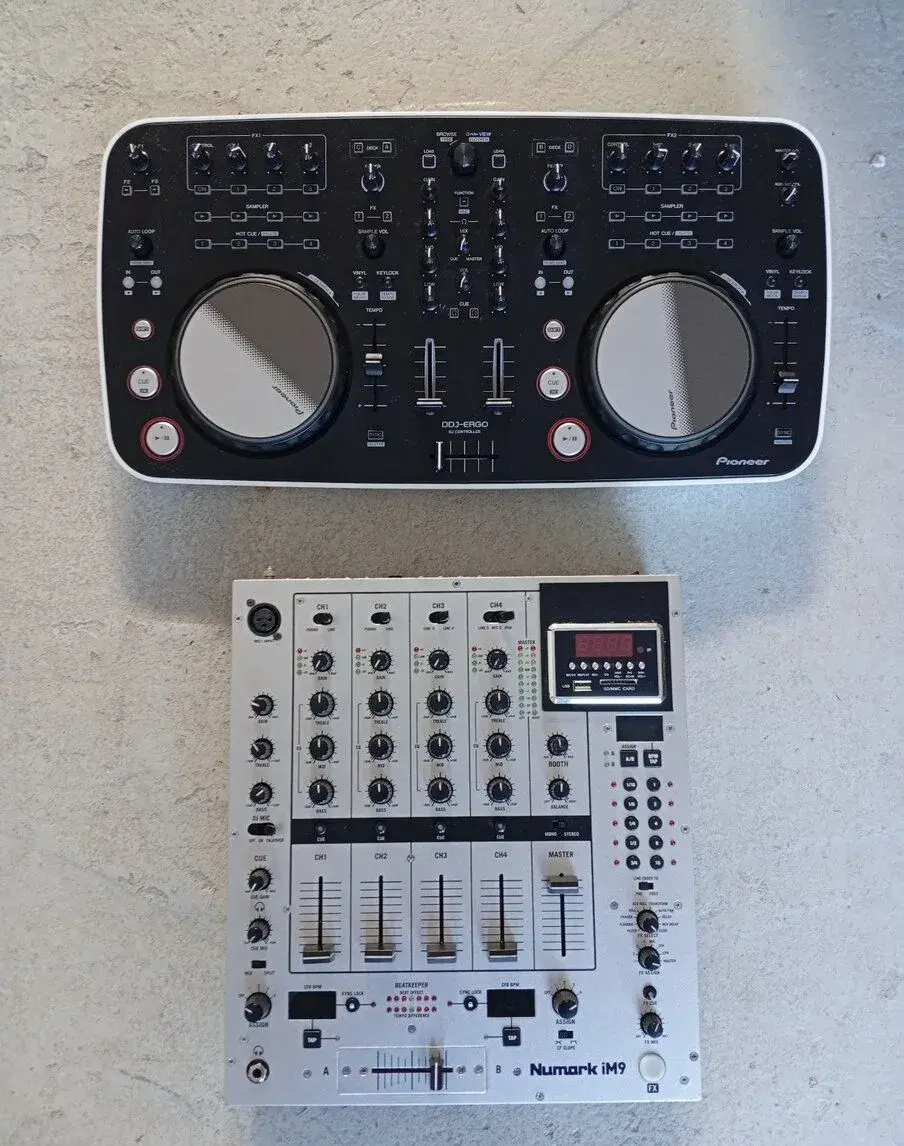 DJ mix a controller