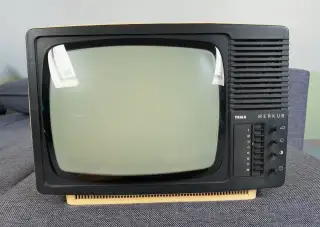 Vintage Tesla prenosný televízor Merkur 4160AB