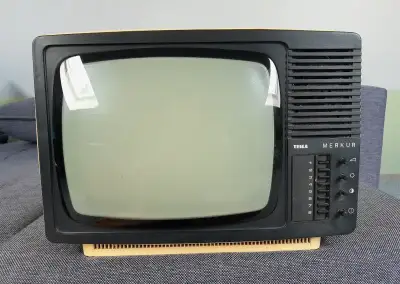 Vintage Tesla prenosný televízor Merkur 4160AB