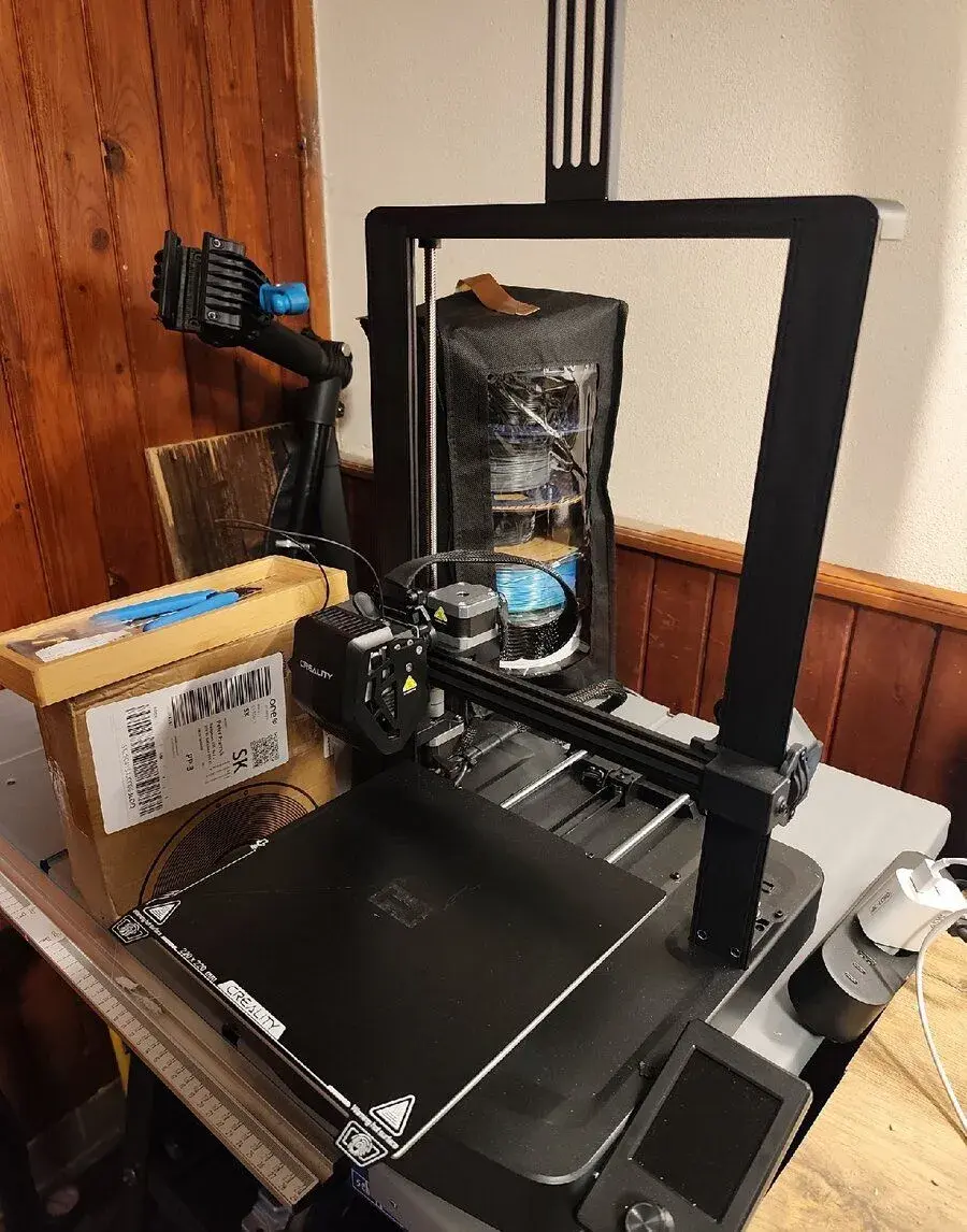 Creality Ender-3 V3 SE + filament 7x