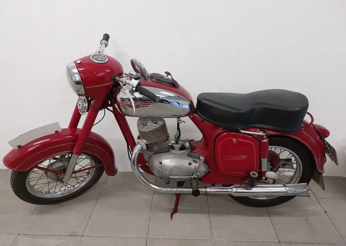 Jawa 250/353 - kývačka, polbubon r.v. 1955