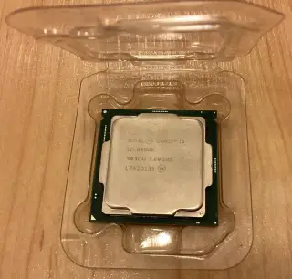 I5 8600k LGA1151 + Cooler Master 212 Led