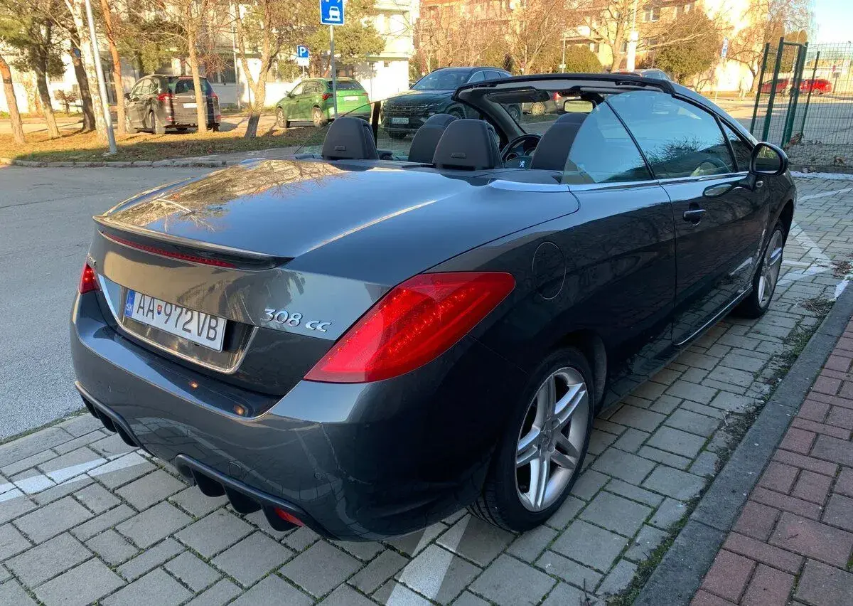 Peugeot 308 – 2010, 174 000 km