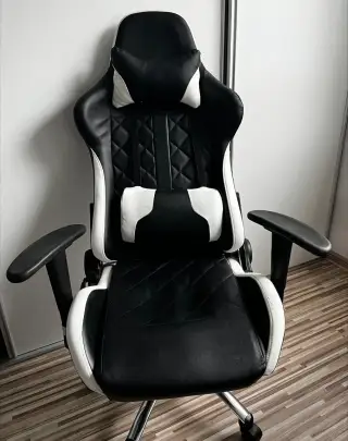 Hráčska stolička čierno/biela aj do kancelárie - Na predaj: