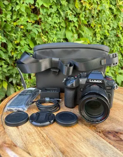 Panasonic Lumix DC-GH7 + Panasonic 14-140mm f/3.5-5.6 A