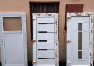Plastové dvere