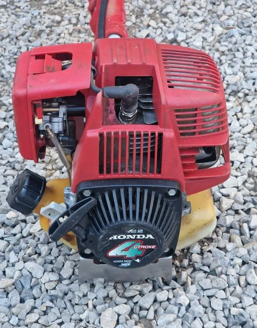 Profi Krovinorez Honda UMK 422 4T