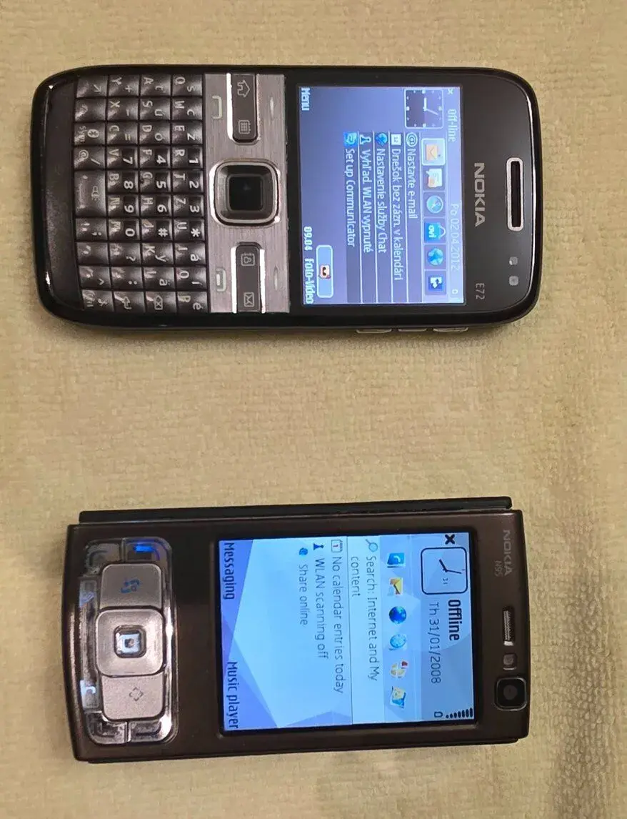 Nokia N95 a Nokia E72