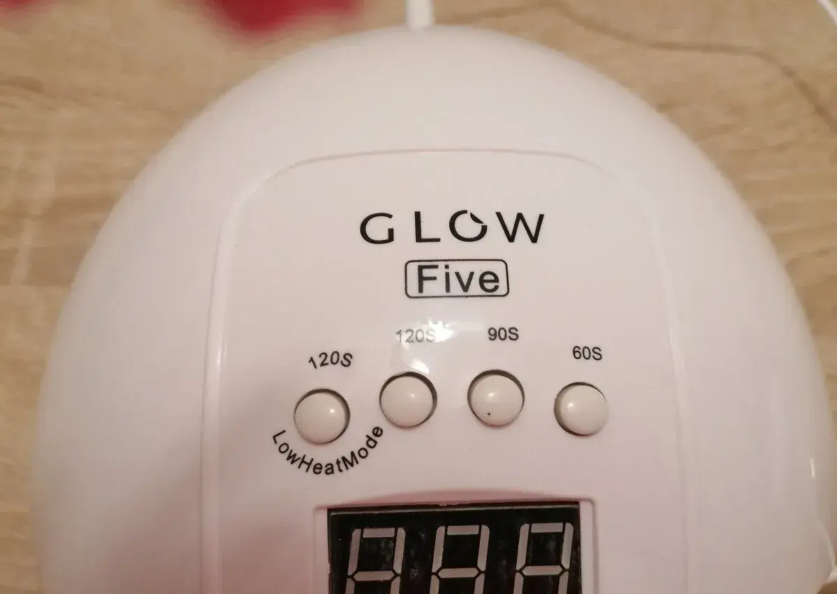 UV lampa na nechty.