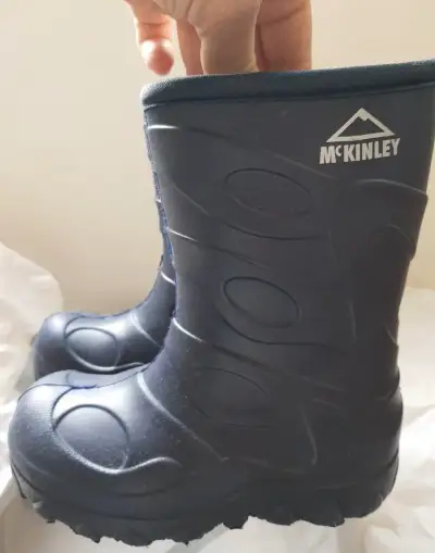 Nové detské zateplené čižmy McKinley Rock Jr 31