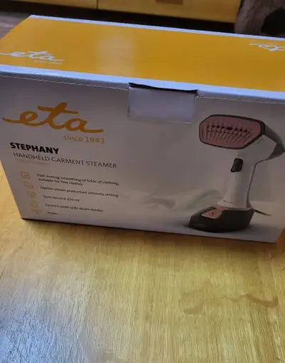 Nepoužitý naparovač odevov ETA Stephany - komplet