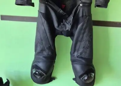 Dainese kožene velkosť 54